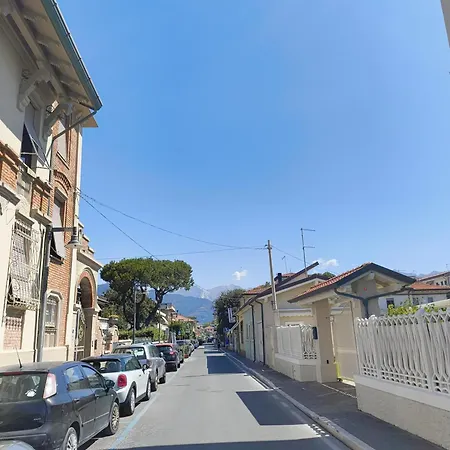 Casa Dolce Mare - Seafront With Swimmingpool Marina di Massa
