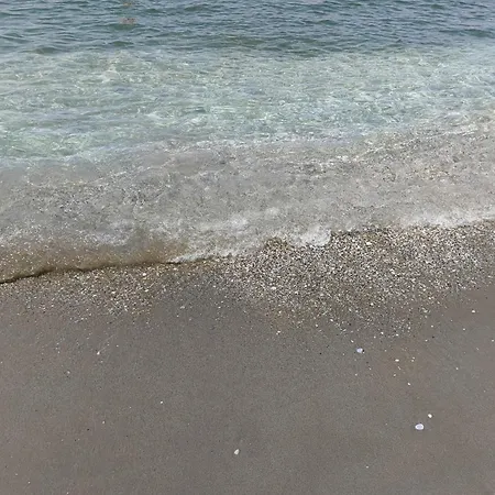 Casa Dolce Mare - Seafront With Swimmingpool Apartment Marina di Massa