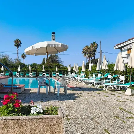 Casa Dolce Mare - Seafront With Swimmingpool Marina di Massa