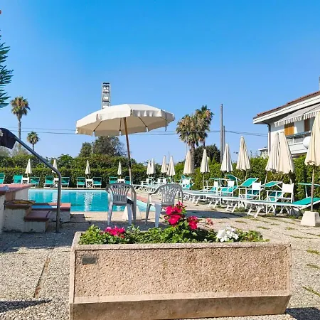 Casa Dolce Mare - Seafront With Swimmingpool Apartament